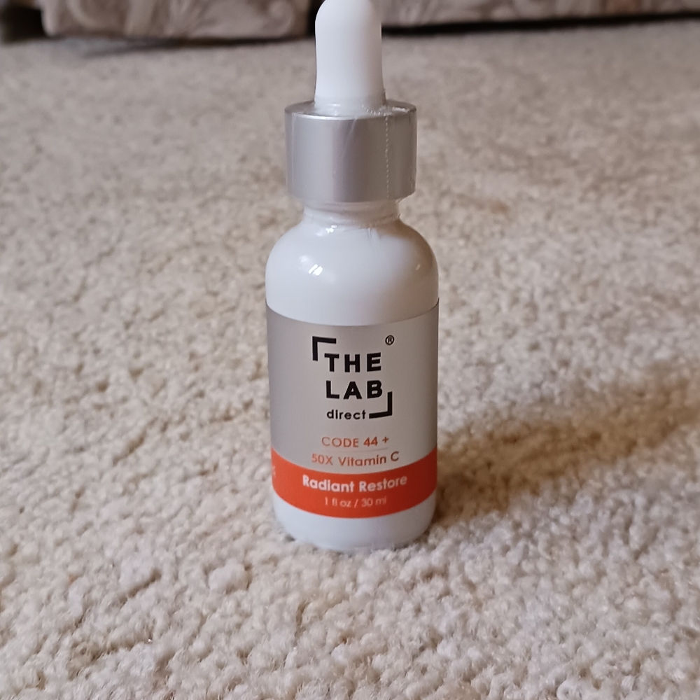 The Lab Direct Code 44+ - 50x VITAMIN C RADIANT RESTORE SERUM - Picture 9 of 9